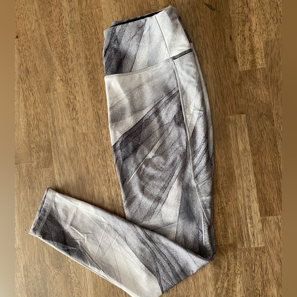 Calia| Small| black&white leggings| worn once or twice. Like new. - Picture 3 of 4